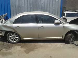 2008 MODEL TOYOTA AVEVSİS ÇIKMA SAĞ ÖN KAPI